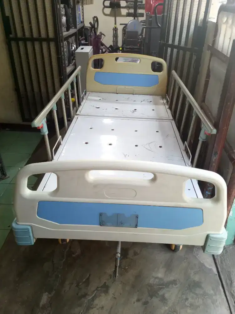 TEMPAT TIDUR PASIEN SATU CRANK