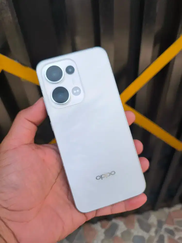 Opoo Reno 13 5G 12/256 GB masih garansi panjang. Second likenew