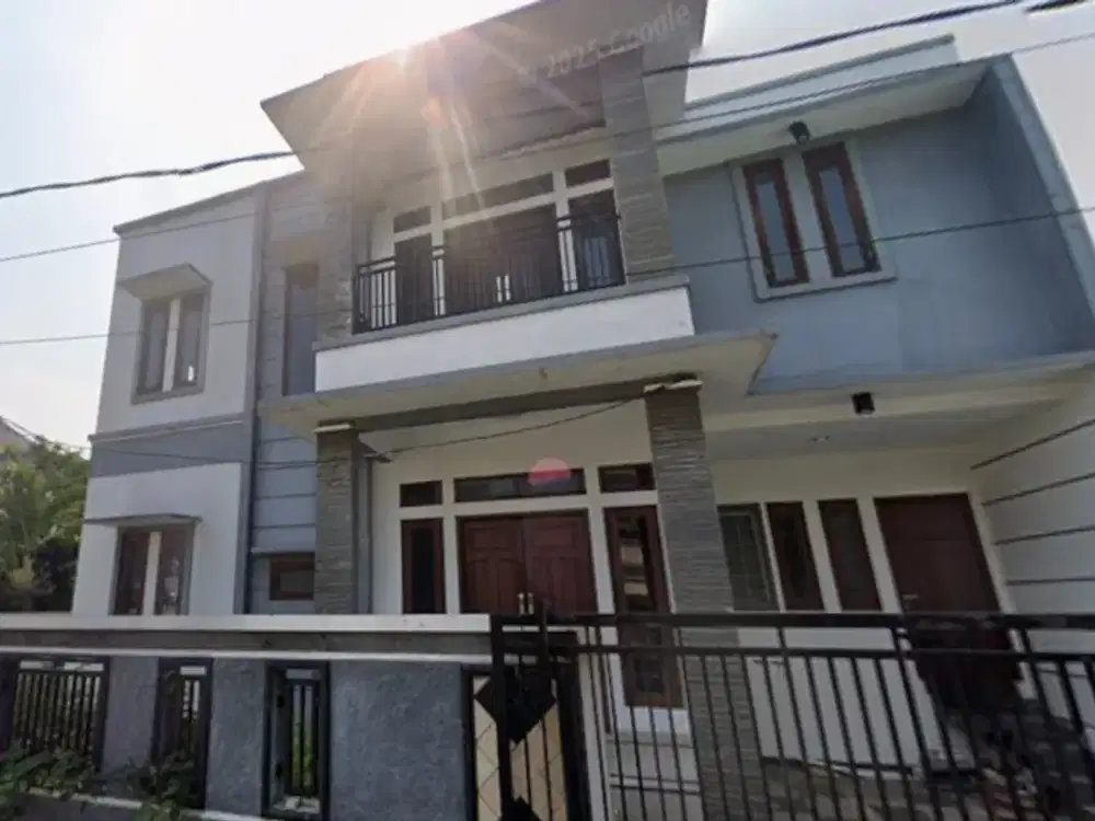 Dijual Rumah Hoek 8 Kamar di Delta Pekayon – Bangunan Kokoh, Strategis & Ideal untuk Tempat Tinggal/Usaha/Kos/Kantor