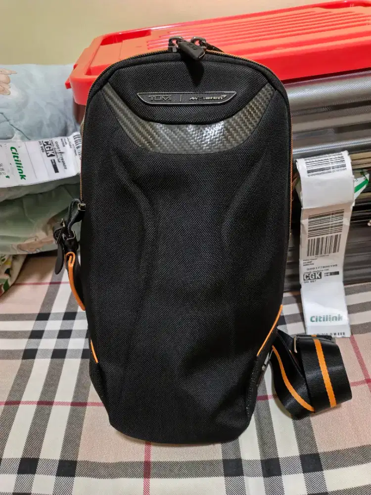 Tas pria tumi mclaren limited edition original slingbag