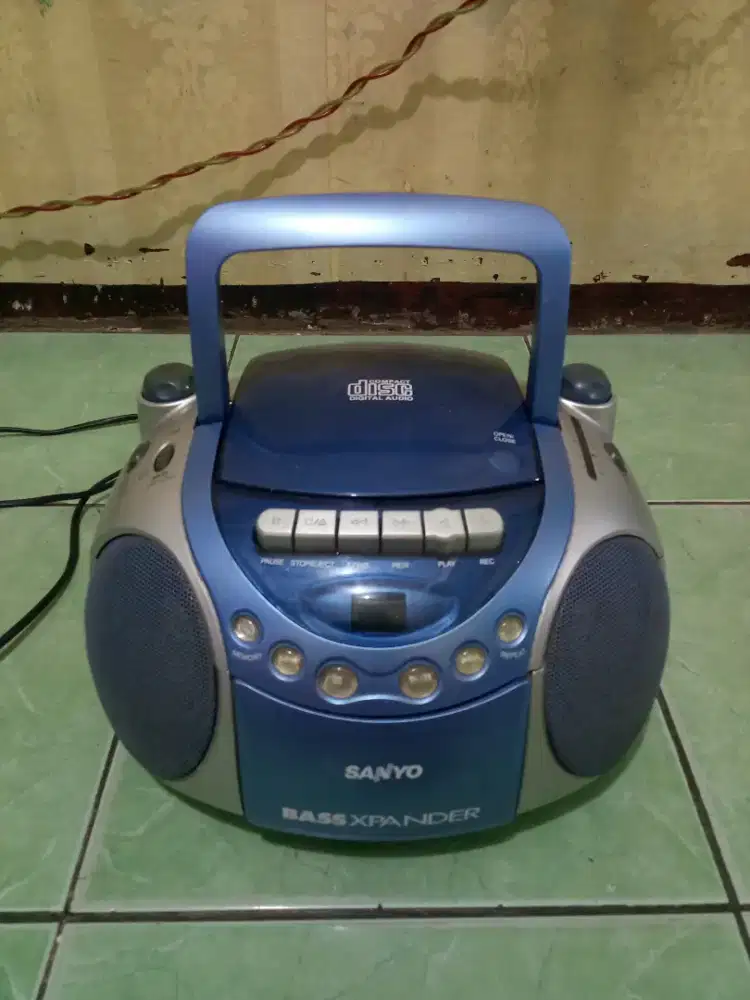 RADIO TAPE SANYO