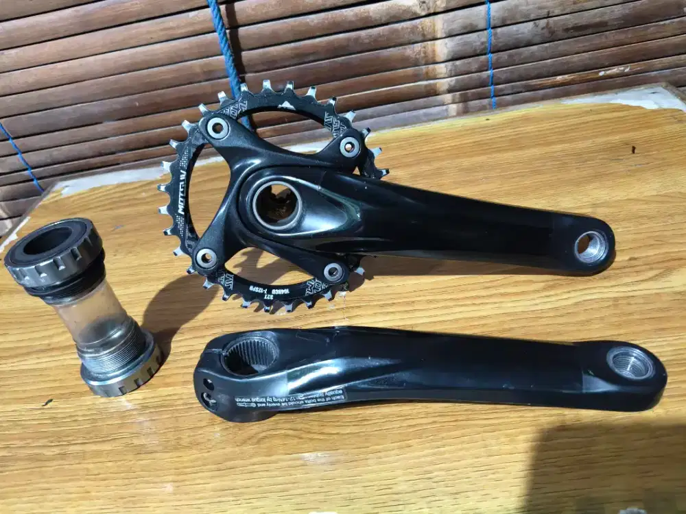 Crankset deore M617