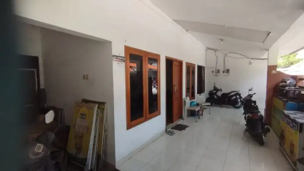Jual Rumah bonus kamar kos di area Mayjen Sungkono, Surabaya