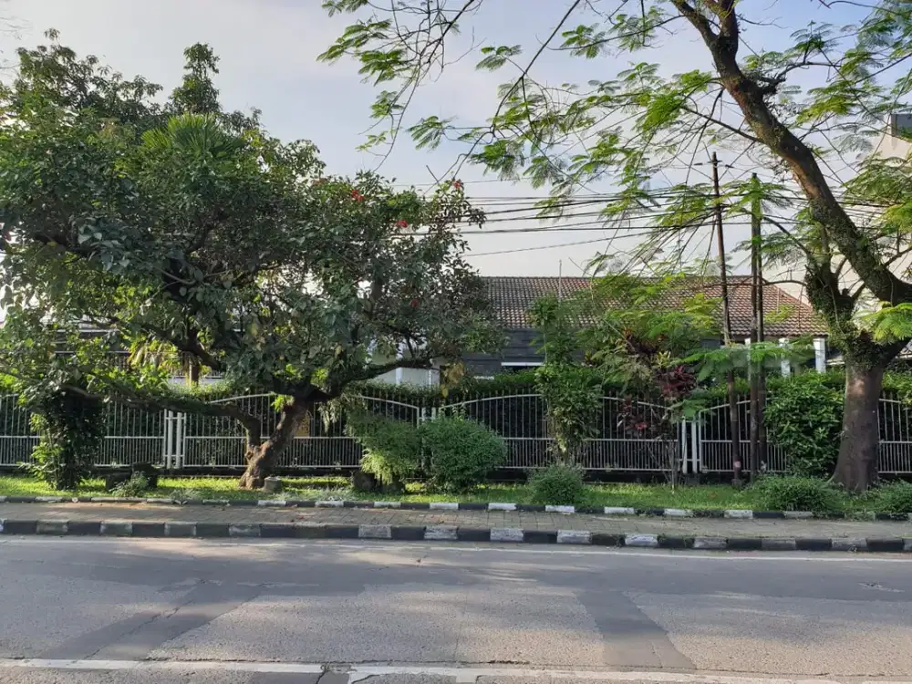 Rumah Luas Mainroad Arcamanik Endah dekat Griya Potensial Bisnis | LA039