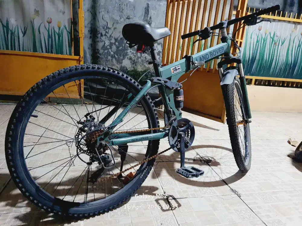 Speda lipat land rover masih normal layak pakai