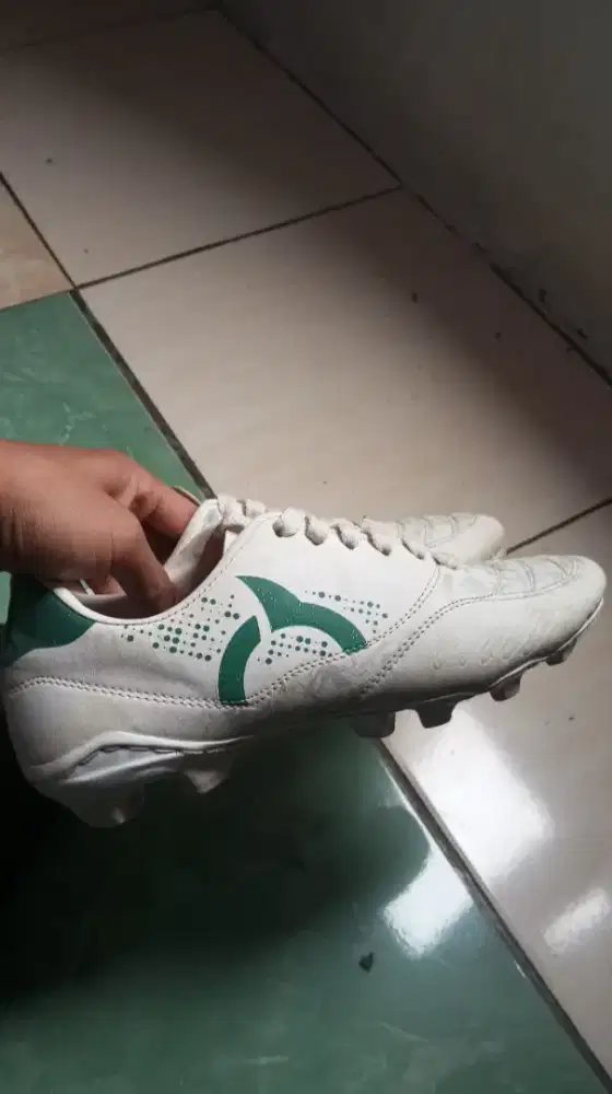 Jual sepatu  lokasi serang