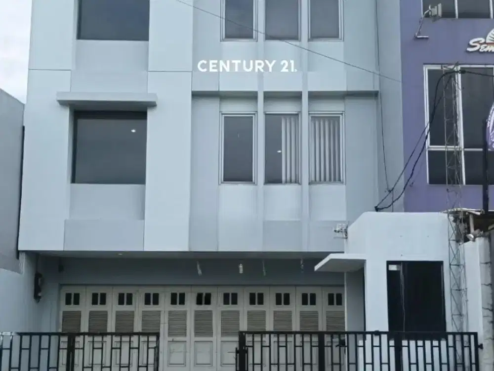 Ruko Luas Siap Pakai Dijual Lokasi Strategis Pinggir Jalan Raya