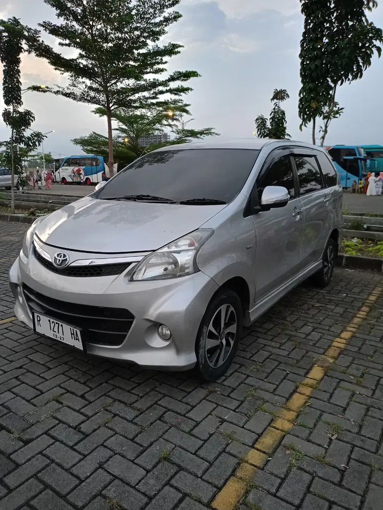 Toyota Avanza Veloz AT 2014