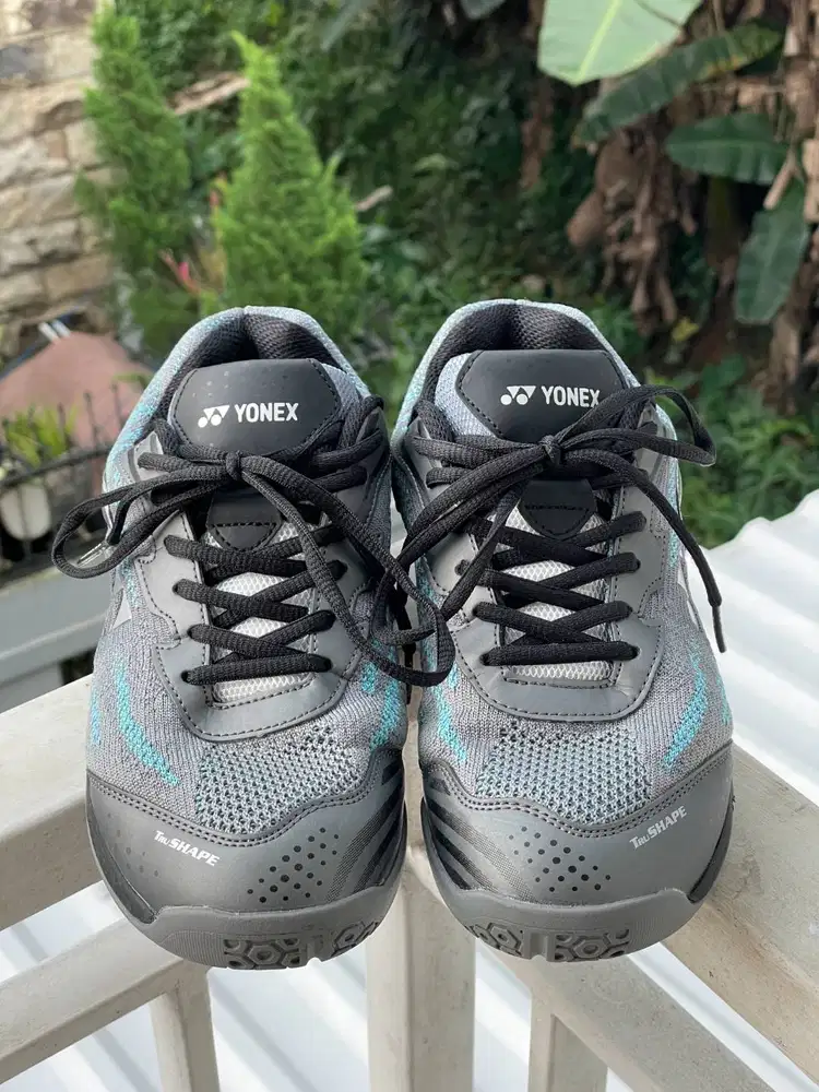 Sepatu Badminton Yonex VELO 200 Cyan Black