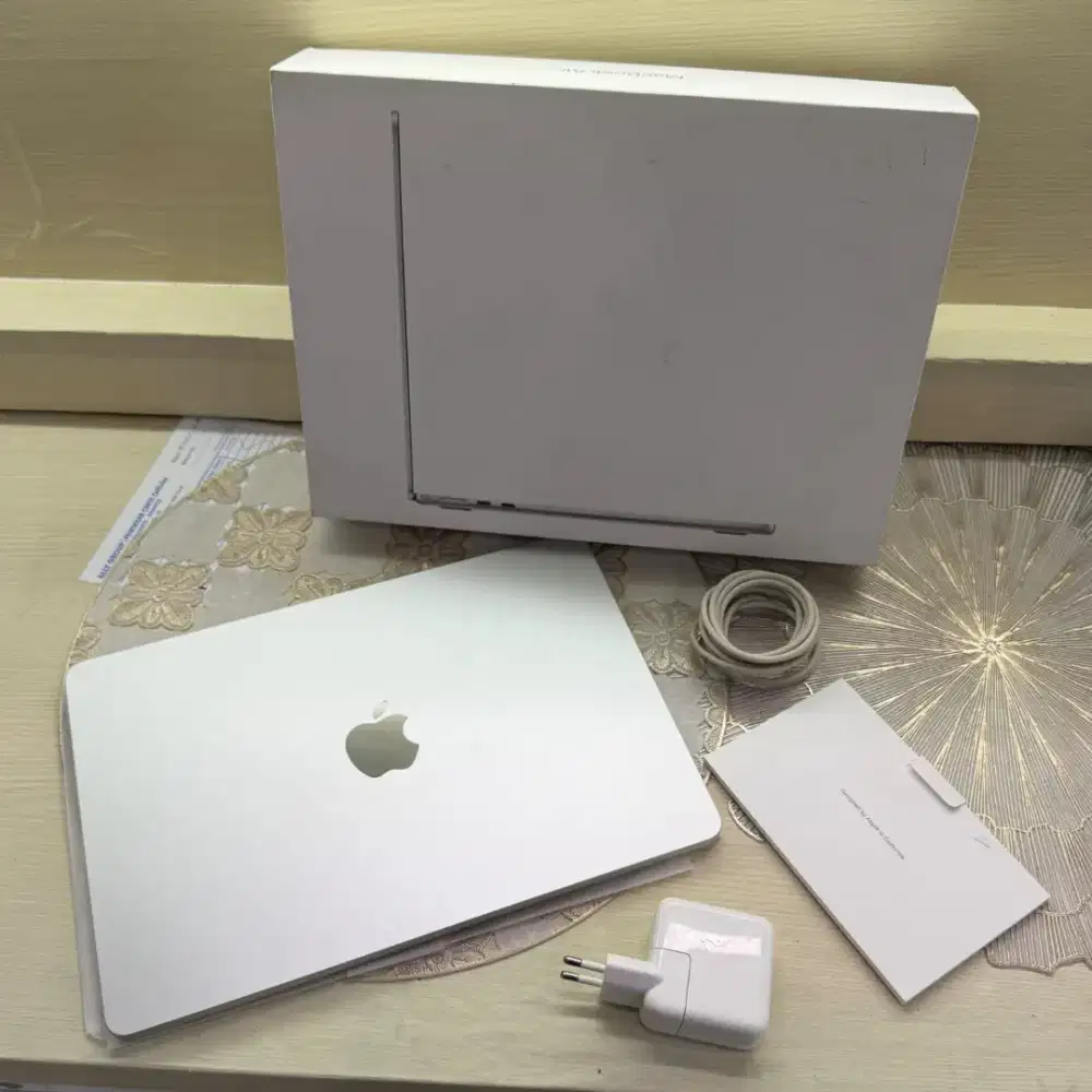 Macbook Air 13 inch M3 2024 iBox (8/512)