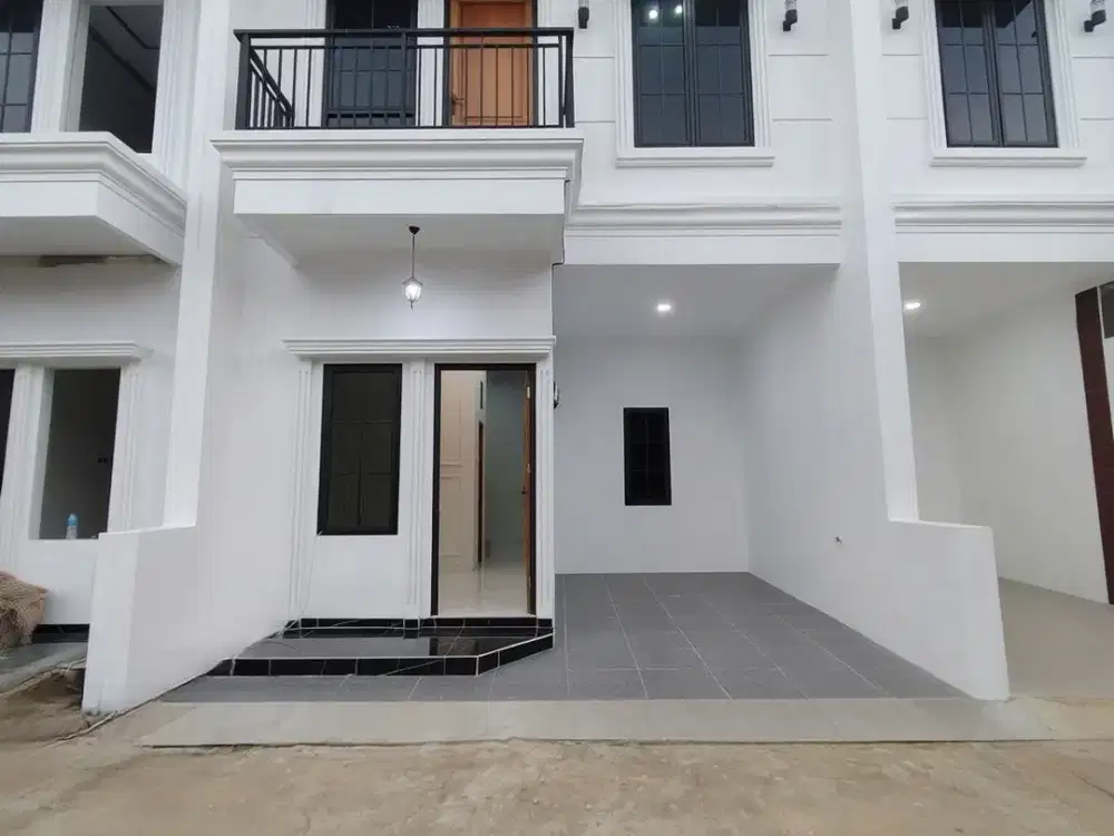 TP120.Rumah Modern Classic 2 Lantai  Di Cipayung Jakarta Timur.