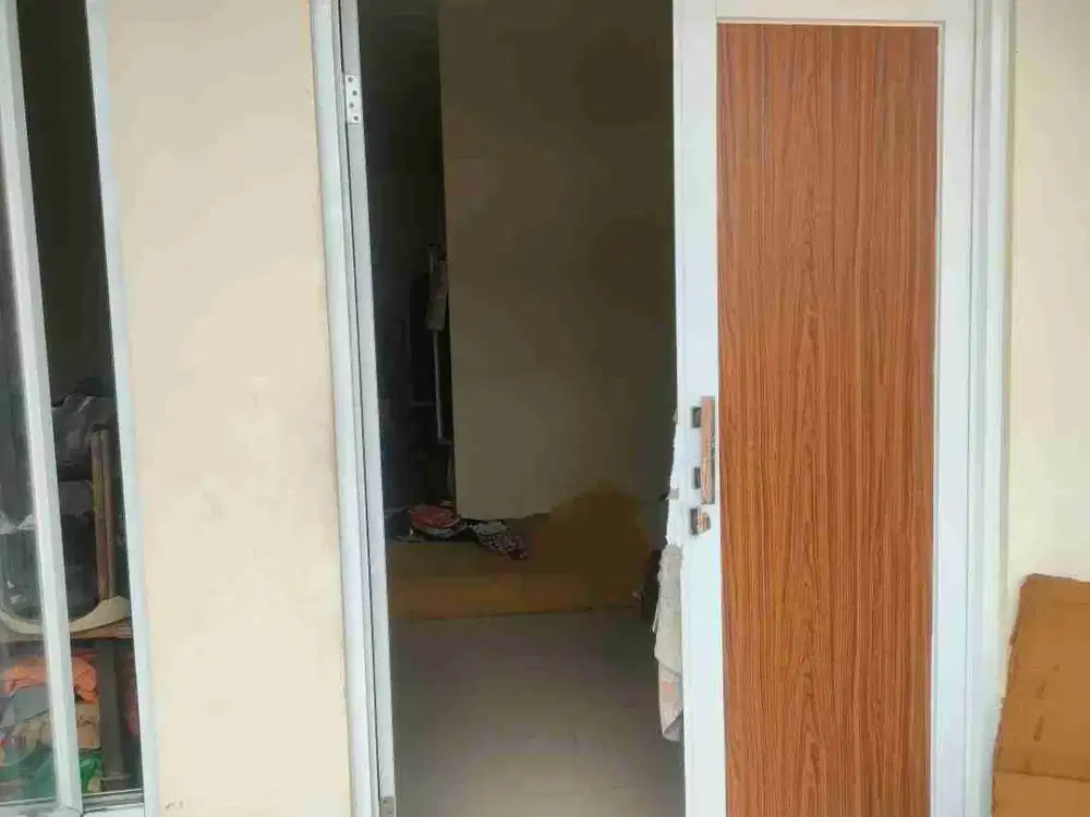 Dijual cepat rumah di wisma asri luas tanah 96 cm lebar tanah 8 cm panjang rumah dijual mengarah ke belakang dapur kamar mandi 2 kamar tidur 3 carport mobil 1 jalan utama 2 arah buat mobil dan motor rumah tidak banjir