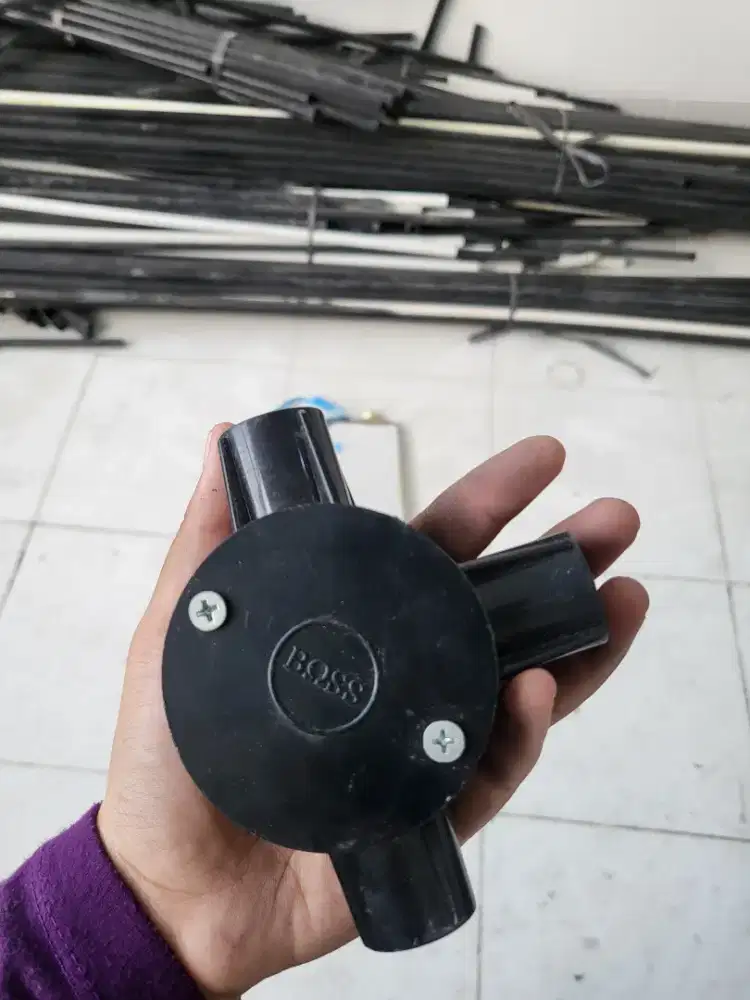 DIJUAL T DUS cabang 3 merk BOSS