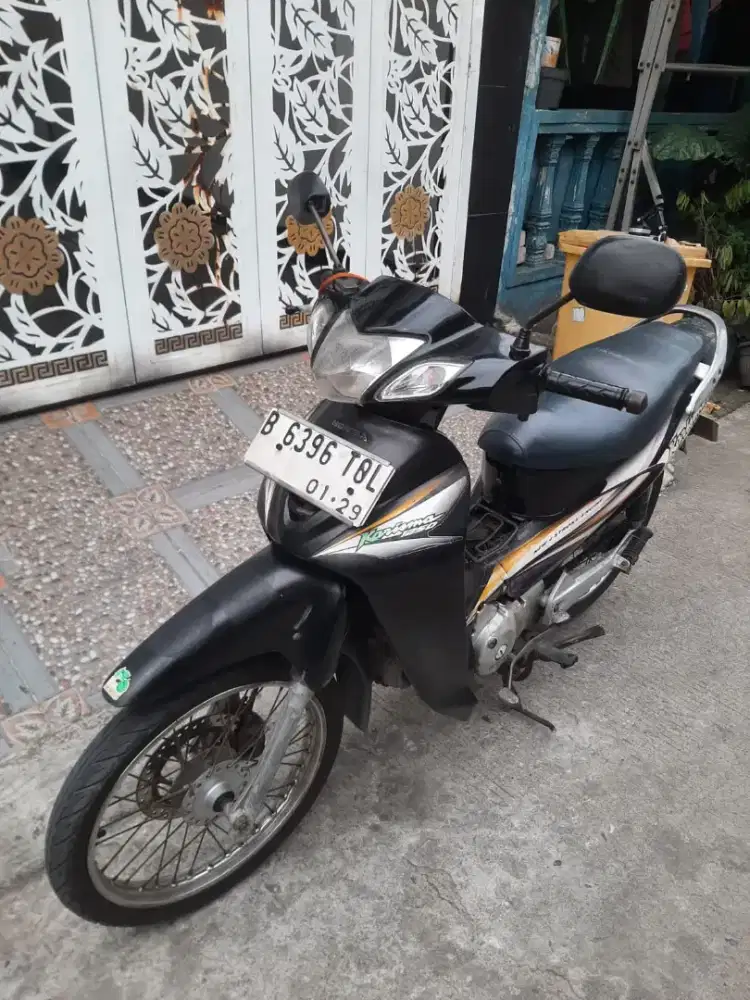 Honda Kharisma X 125 D 2004 ss lengkap mesin bagus steter.hidup,B DKI