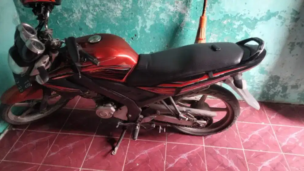 Yamaha vixion 2012 plat h salatiga