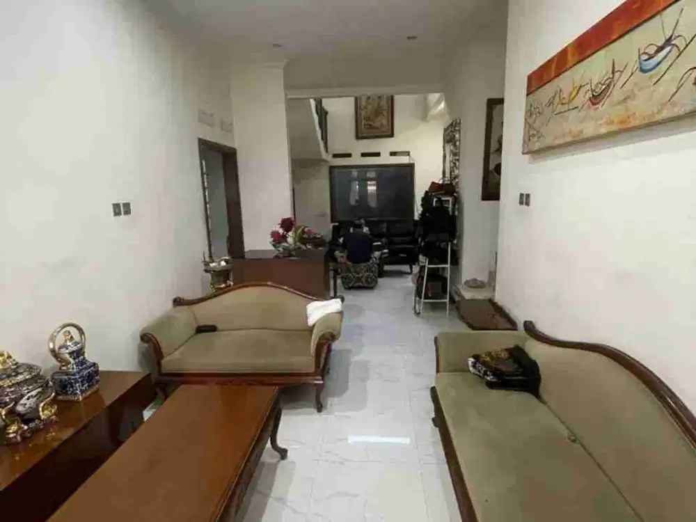 Rumah Siap Huni 2 Lantai Pusat Kota Bandung – SHM & Lebar Muka 12m diapit lokasi emas sayap Riau dan sayap Ahmad yani