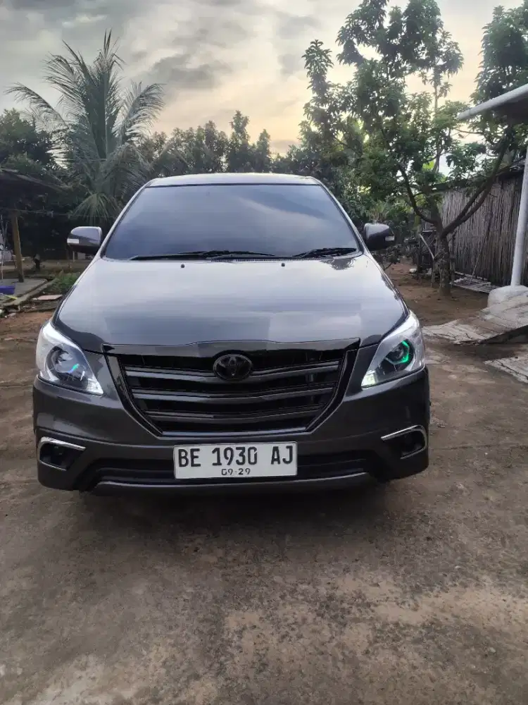 Dijual innova V diesel matic 2014