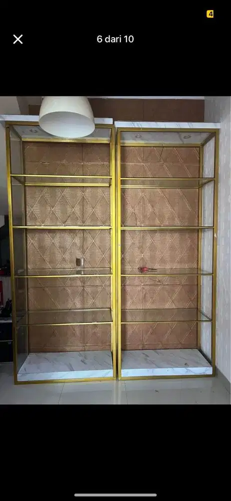 Rak bekas display toko sepatu atau tas