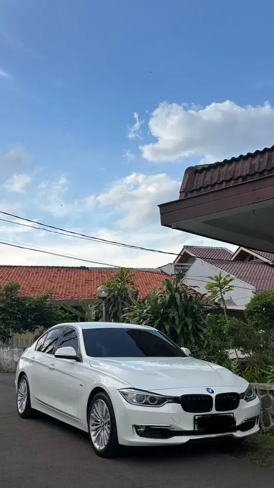 BMW 320i 2013 Bensin