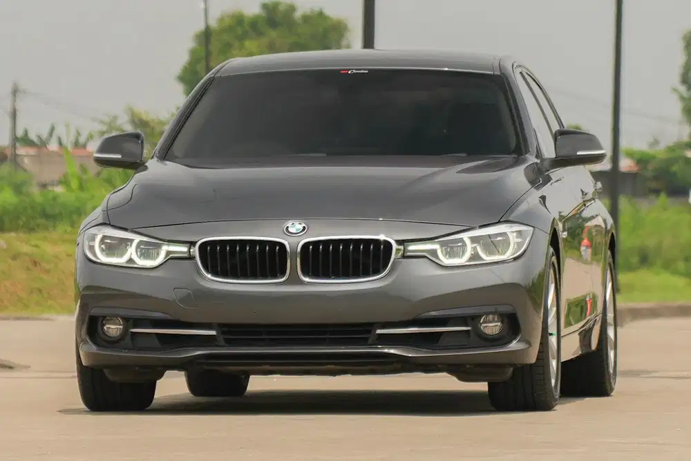 Sporty Reliable! BMW 320i Sport Facelift LCI 2017 Full Spec! X3 520i