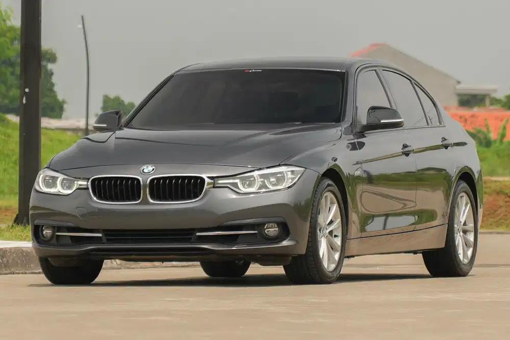 Sporty Reliable! BMW 320i Sport Facelift LCI 2017 Full Spec! X3 520i