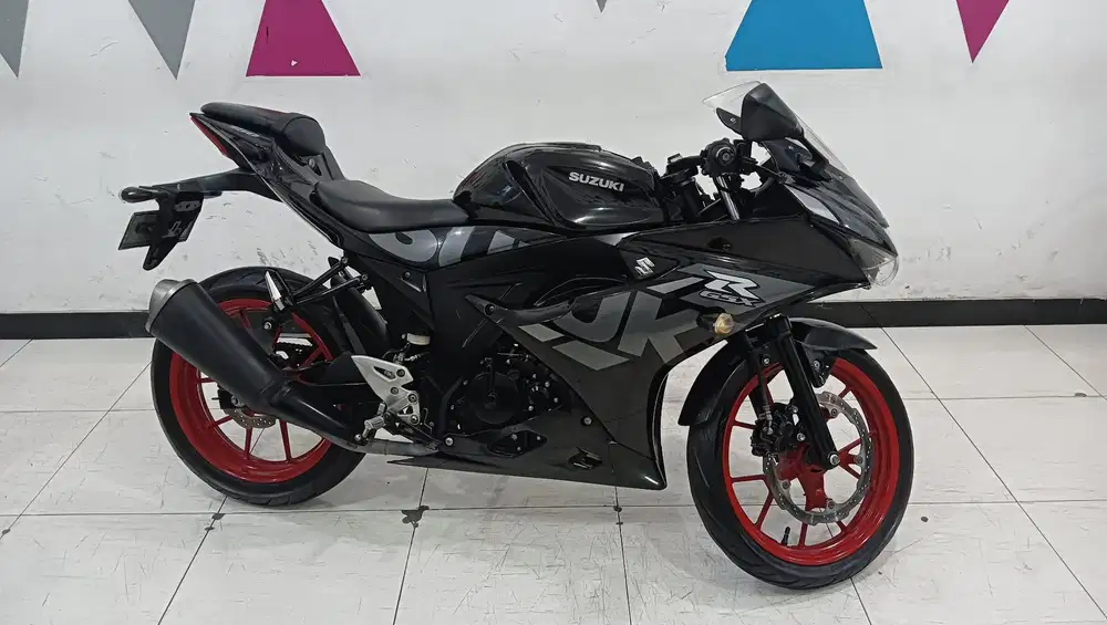 Suzuki GSX 150 R 2021 km.24.000