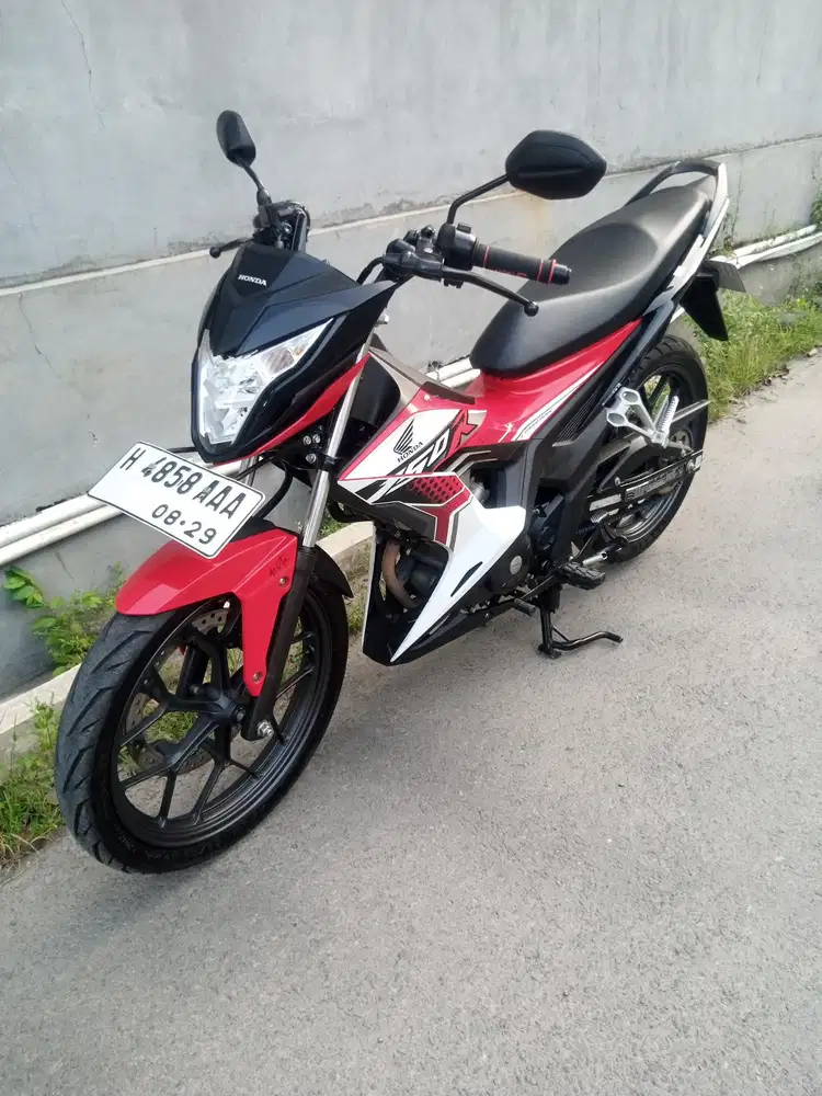 Honda Sonic 2023 Merah Putih