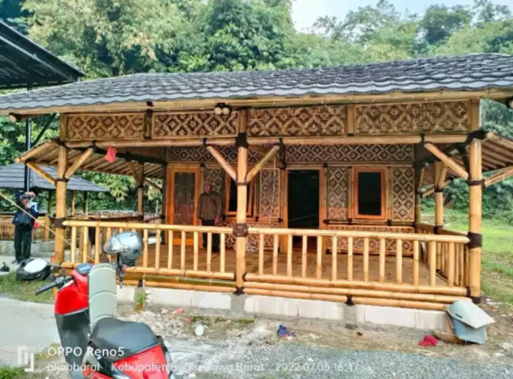 Pembuatan saung gazebo