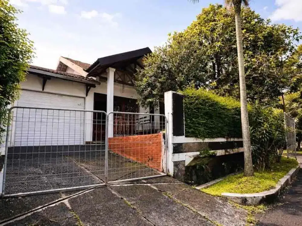 Dijual Rumah Hitung Tanah Murah Di Komplek Favorite di Cinere