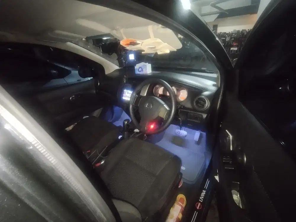 Nissan Livina 2011 Bensin