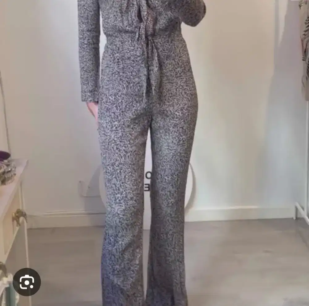 ZARA Jumpsuit Wanita Fit Body – Size S (Stretch Fit M), Elegan!