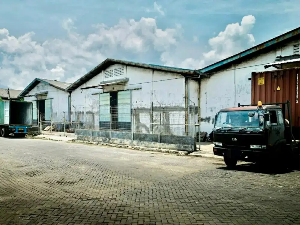 Dijual Gudang Kalianak Margomulyo 2800 m2 SHM Lantai Cor Loss Lebar 63