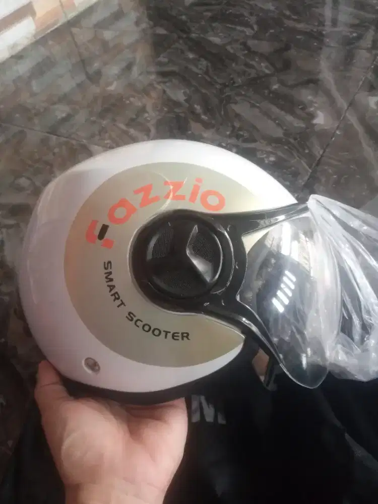 Helm original fazzio bawaan