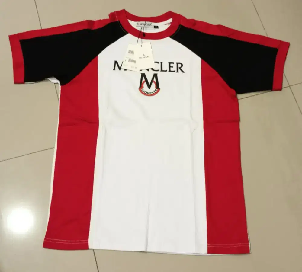 Kaos Moncler Kombinasi