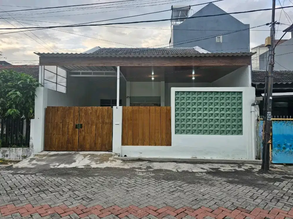 SEWA RUMAH SIAP HUNI DI MANYAR JAYA SURABAYA DEKAT KERTAJAYA