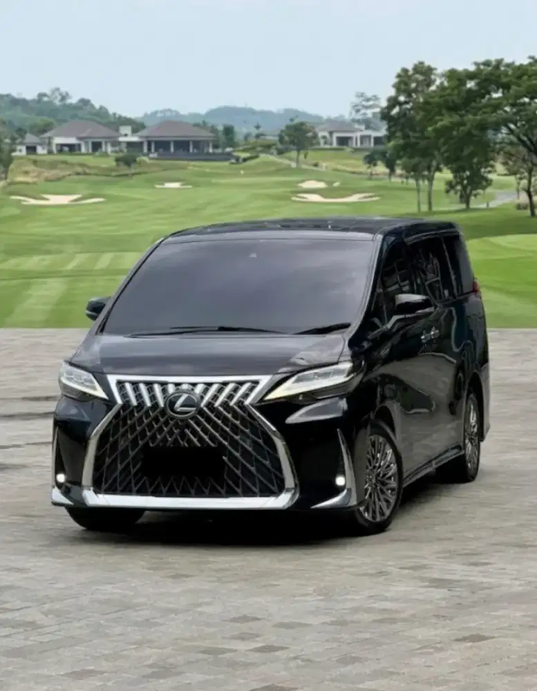 Lexus
LM350 VIP 2+2 Seater