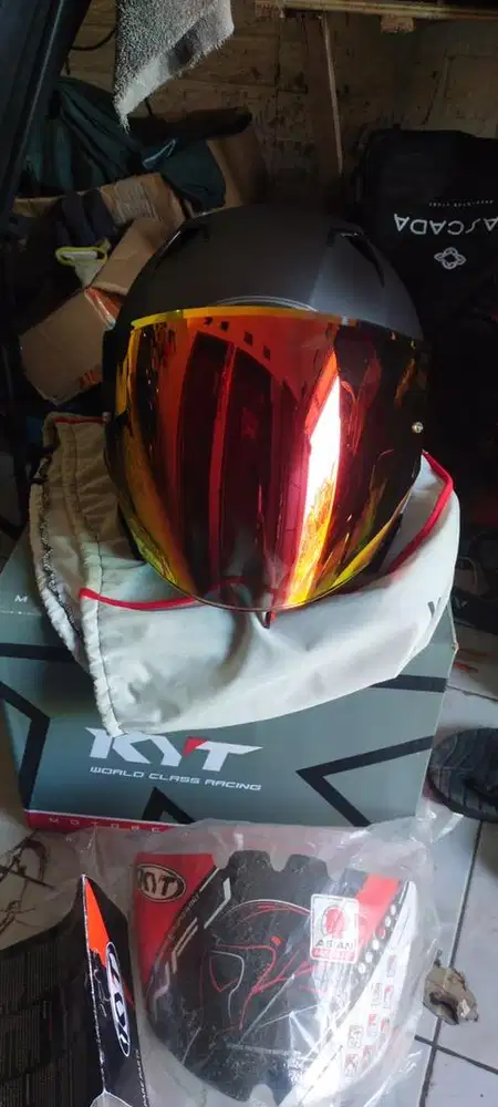 Fs. Helm halface kyt nfj ukuran L visor ada 2 iridium dan ori bawaan