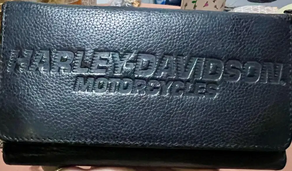 “Original Harley-Davidson USA / Genuine Leather”