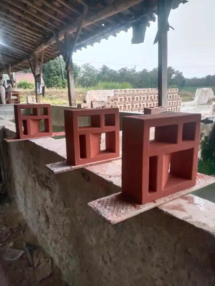 Roster beton merah bata