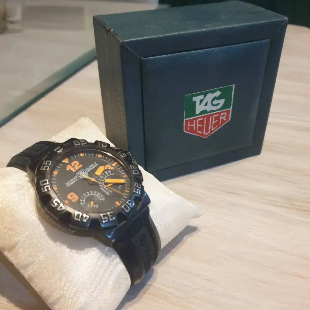 TAG Heuer Formula 1 Calibre S Hybrid Chronograph-Black Edition (Rare)