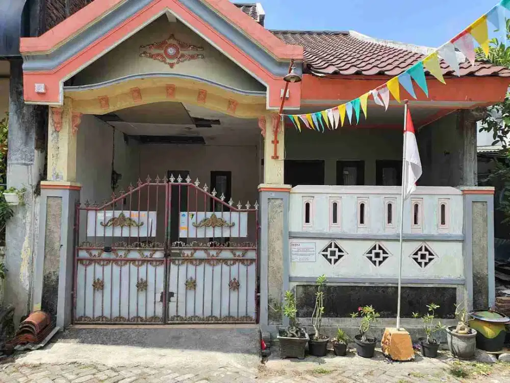 DI JUAL RUMAH, DI PERUM BUKIT BAMBE BLOK BG NO 20
KEL.  : BAMBE   
KEC. : DRIYOREJO 
KAB  : SURABAYA