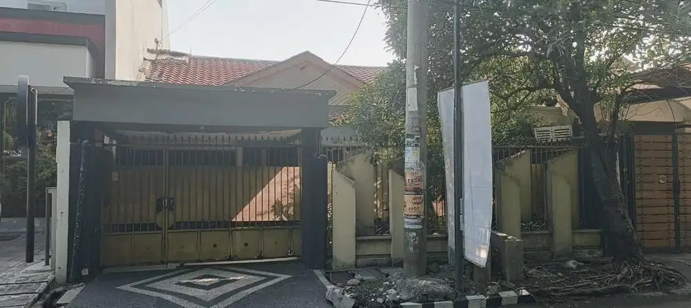 BU ! DIJUAL RUMAH RAYA SUKOMANUNGGAL JAYA BISA KOMERSIAL STRATEGIS