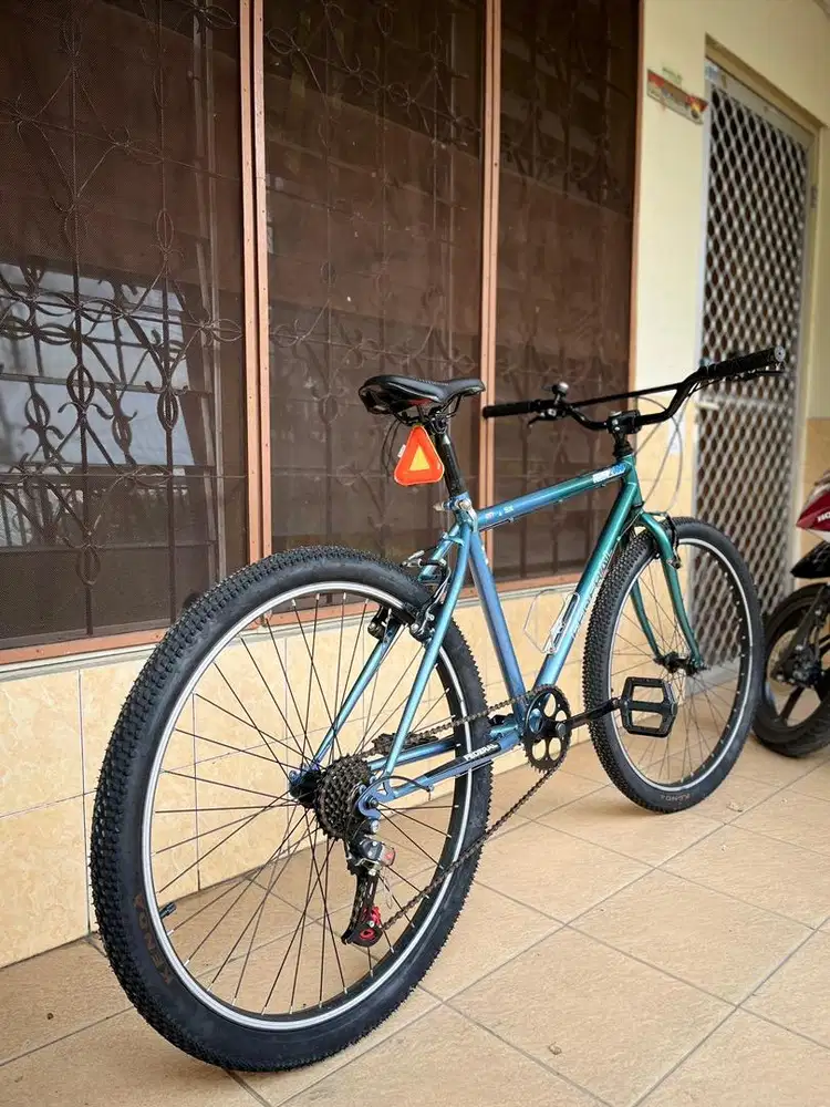 Sepeda comutter bike