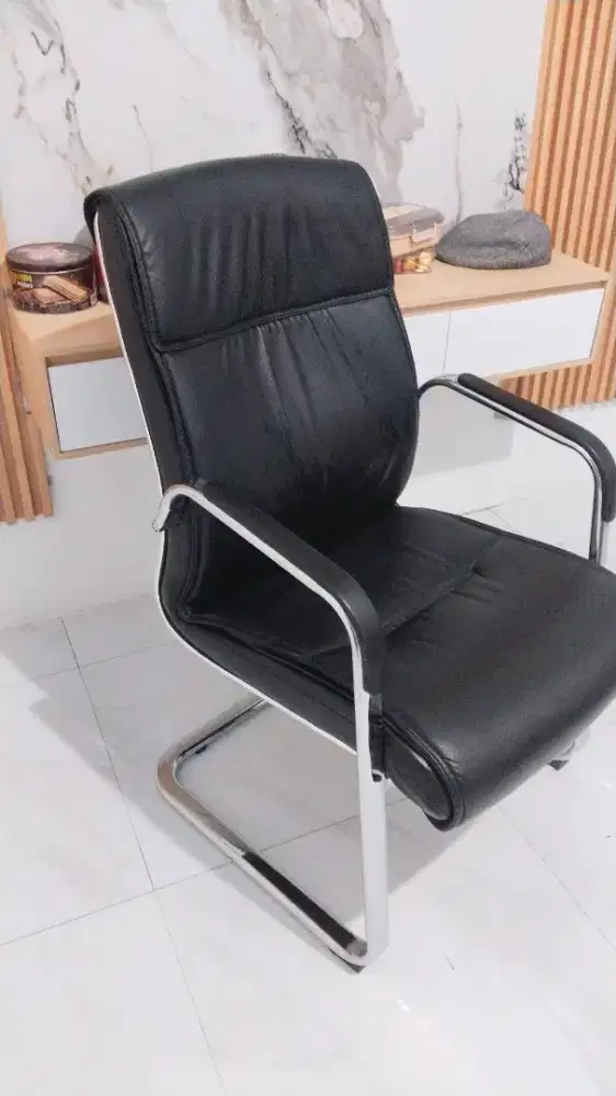 Bamgku Kulit Direksi