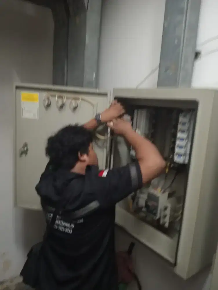 Tukang listrik 24 jam