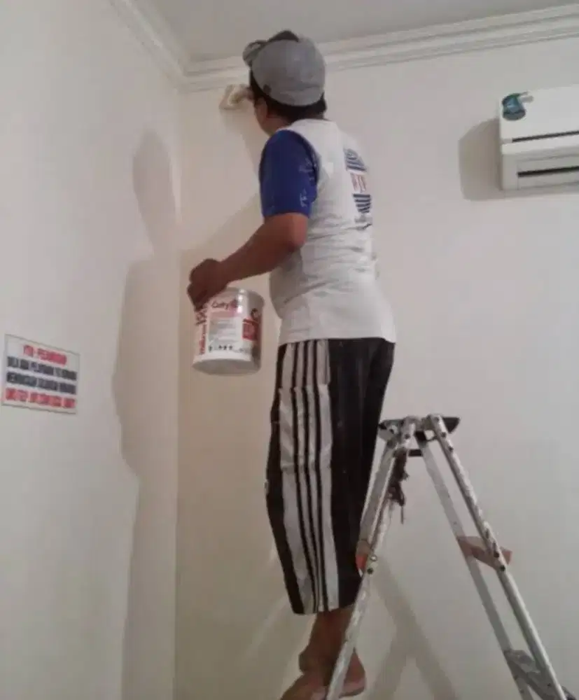 Tukang cat rumah