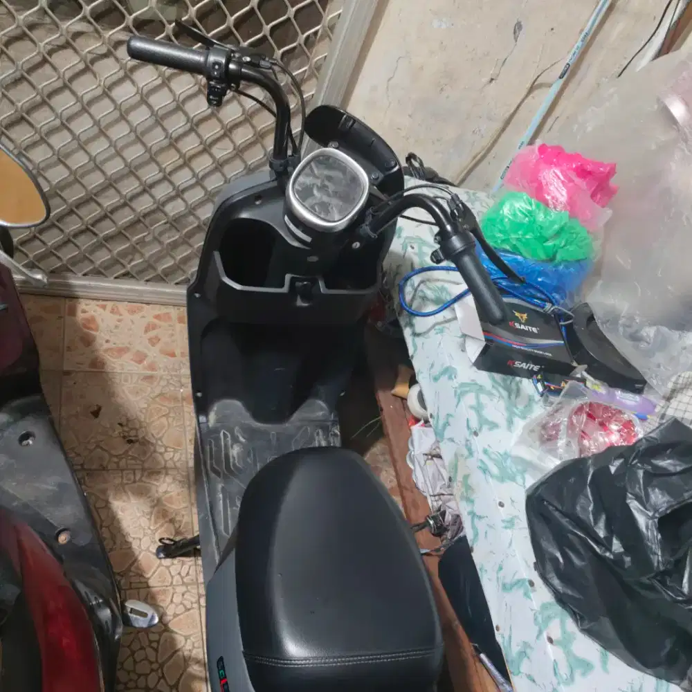 Sepeda motor listrik saige