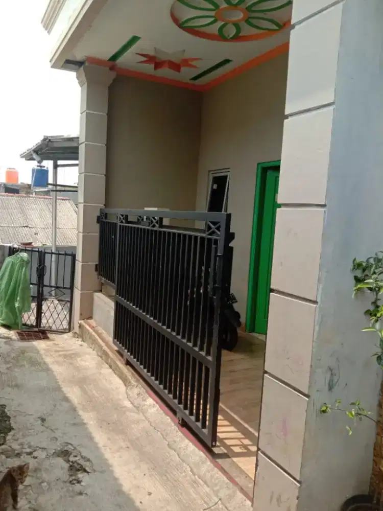 DIJUAL RUMAH LANTAI 2