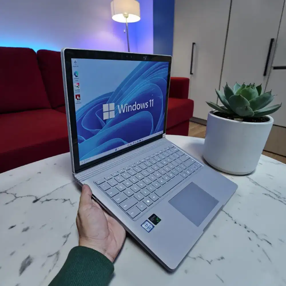 Laptop design Microsoft Surface Book Core i7 Ram 16/1Tera Ssd Dual Vga