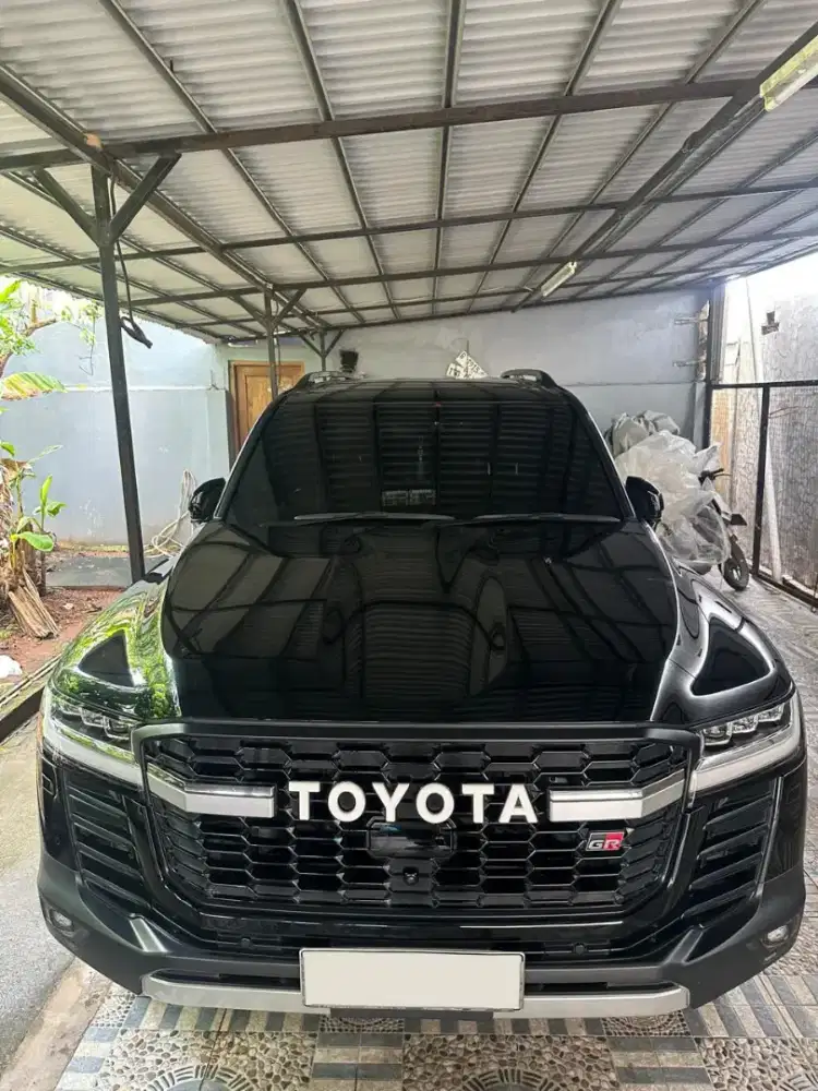 TOYOTA LAND CRUISER 300 GR-S 4x4 at 2023